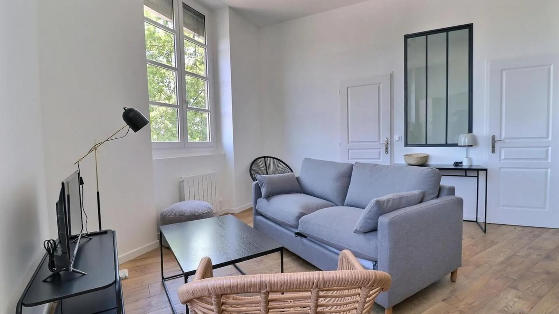 Le Quai D'Or - Apartment For Monthly Rental - Lyon 4Th 0*,  France